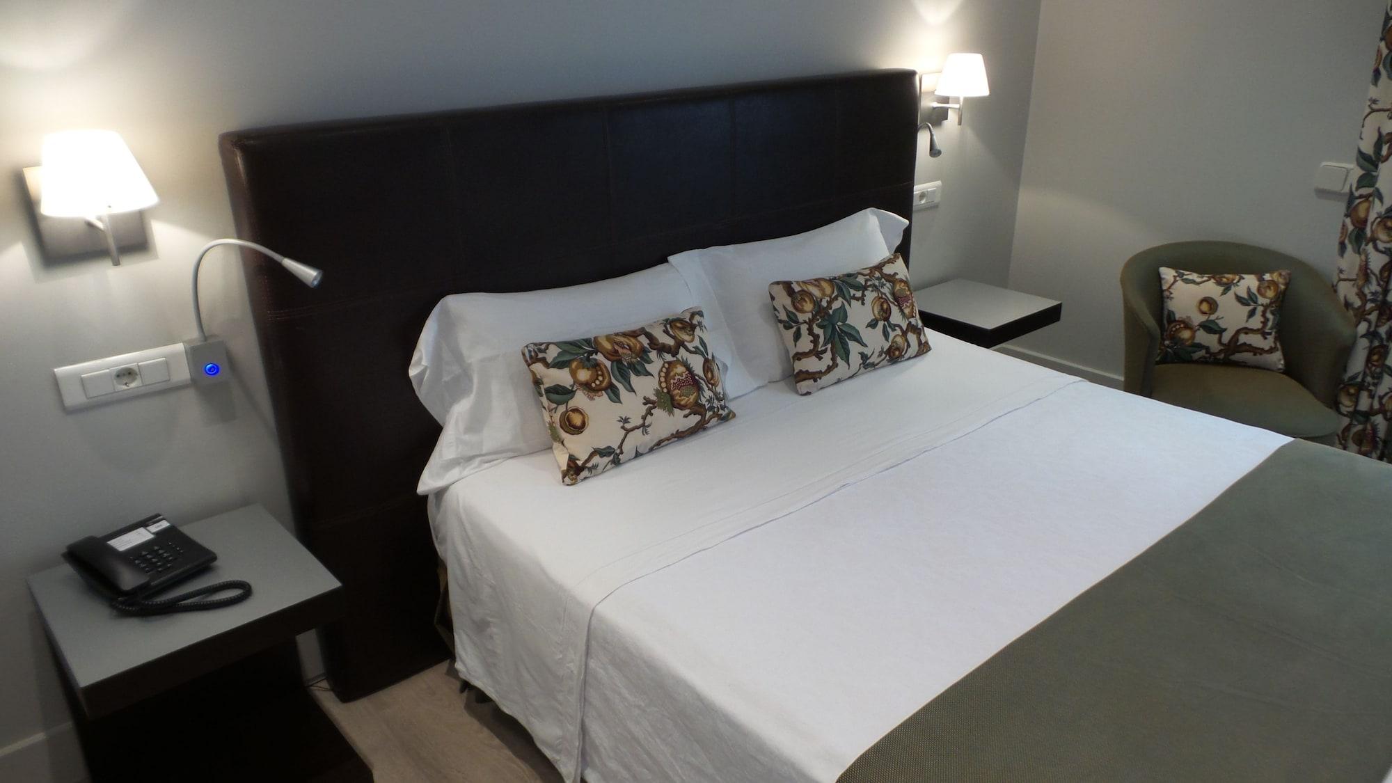Hotel Moderno Puerta Del Sol Madrid Buitenkant foto