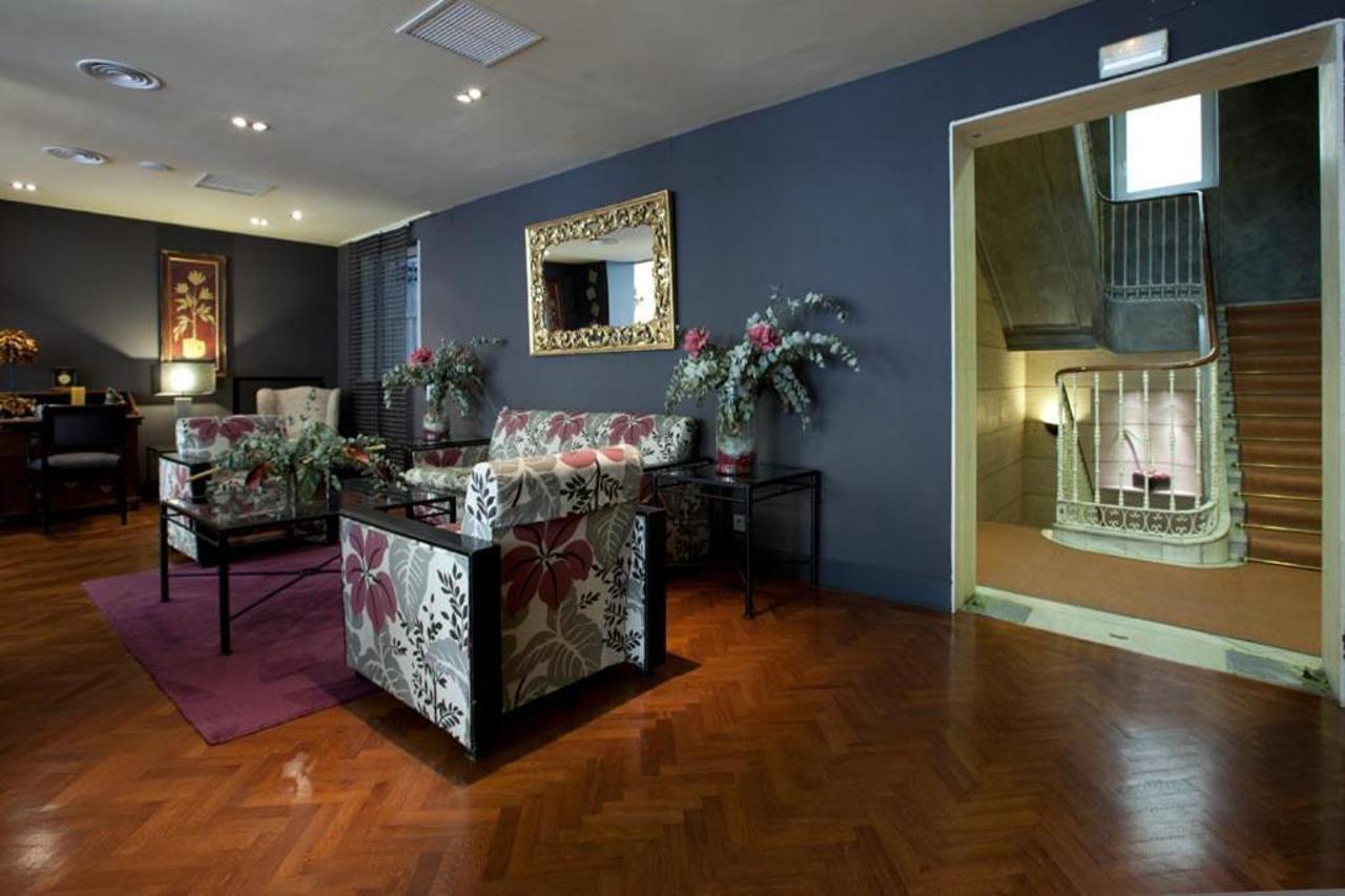 Hotel Moderno Puerta Del Sol Madrid Buitenkant foto