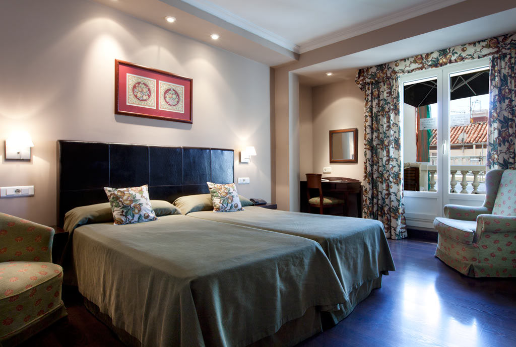Hotel Moderno Puerta Del Sol Madrid Buitenkant foto