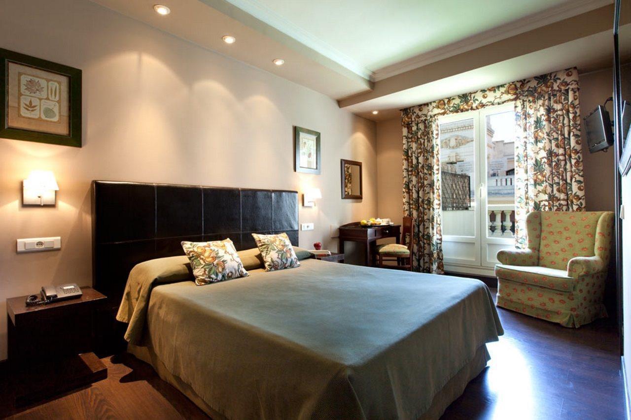 Hotel Moderno Puerta Del Sol Madrid Buitenkant foto