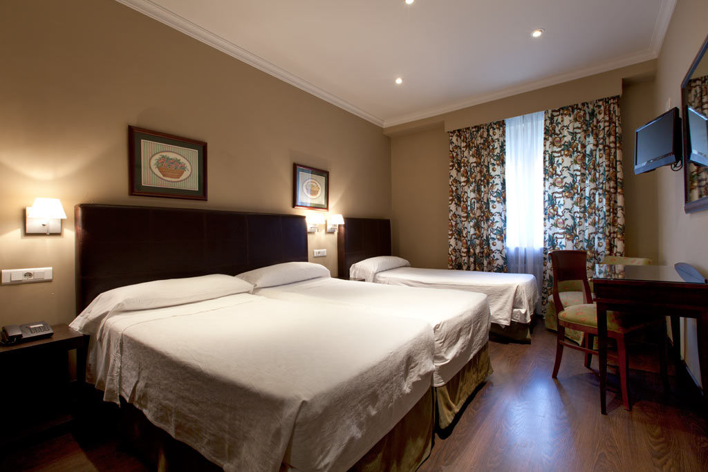 Hotel Moderno Puerta Del Sol Madrid Buitenkant foto